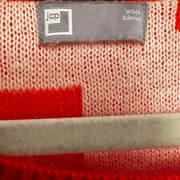 JCPenney color block retro look orange & white geometric crewneck sweater - Picture 4 of 4